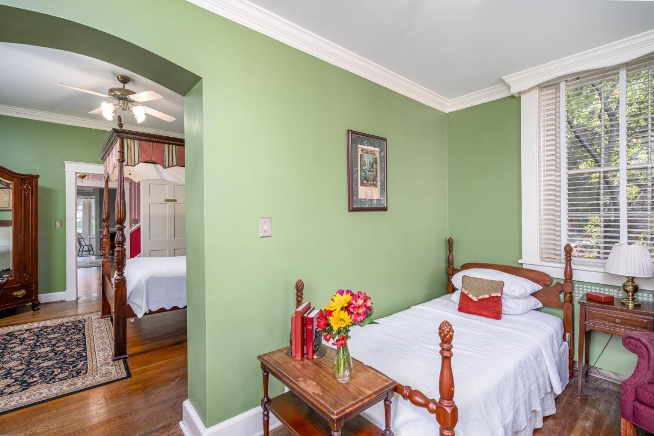 Cedars Of Williamsburg Bed & Breakfast Eksteriør bilde