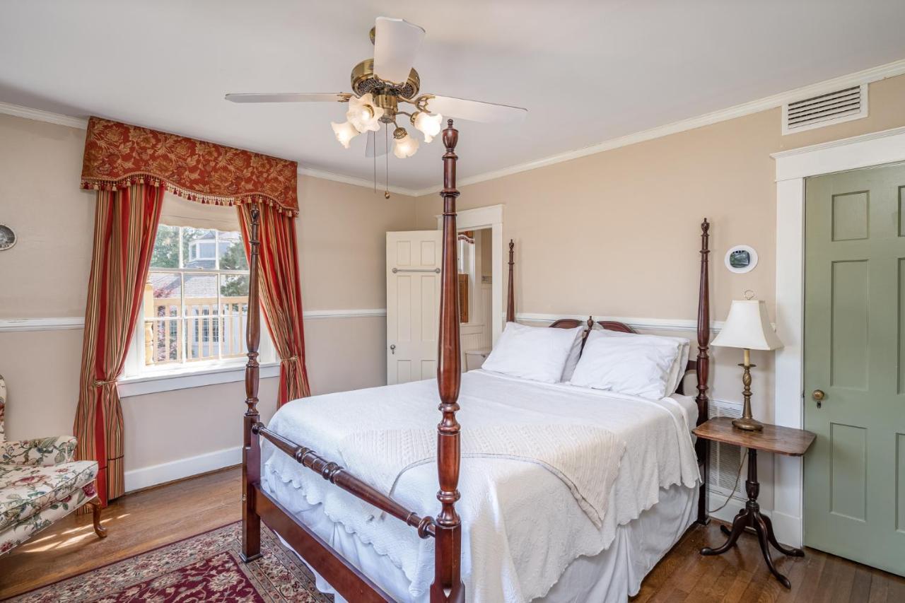 Cedars Of Williamsburg Bed & Breakfast Eksteriør bilde