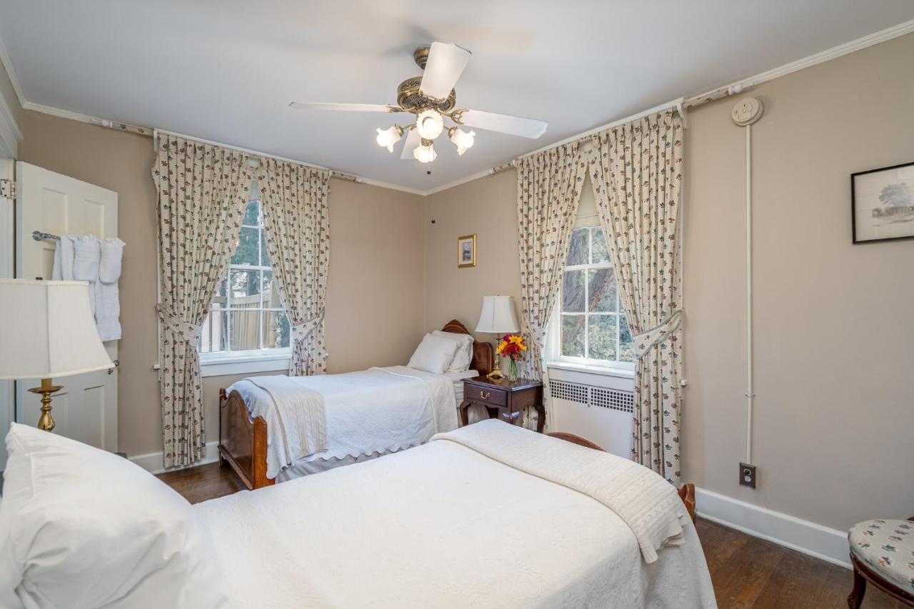 Cedars Of Williamsburg Bed & Breakfast Eksteriør bilde