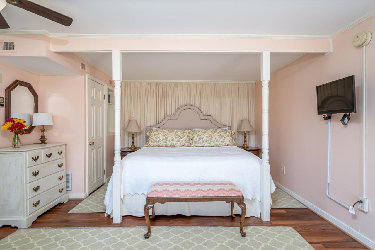 Cedars Of Williamsburg Bed & Breakfast Eksteriør bilde