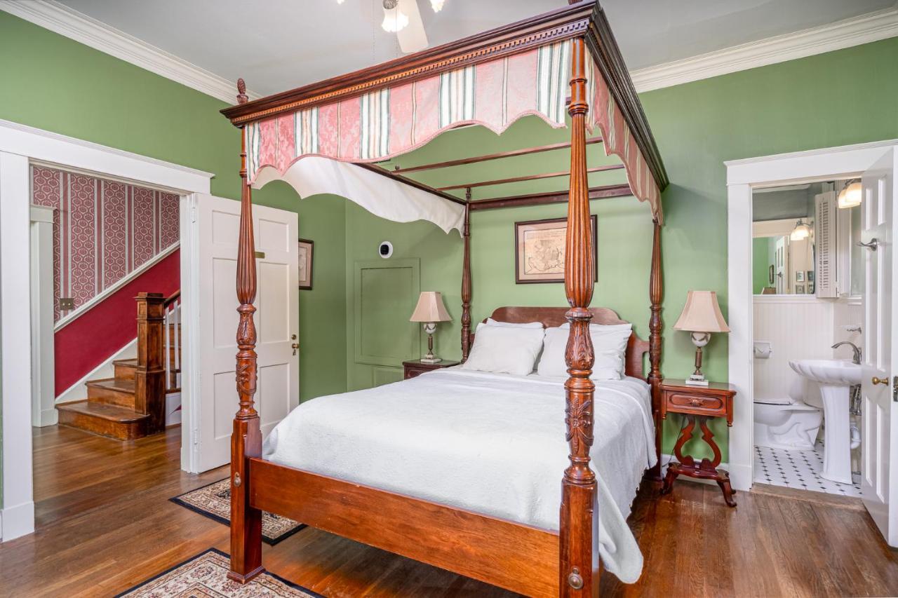 Cedars Of Williamsburg Bed & Breakfast Eksteriør bilde