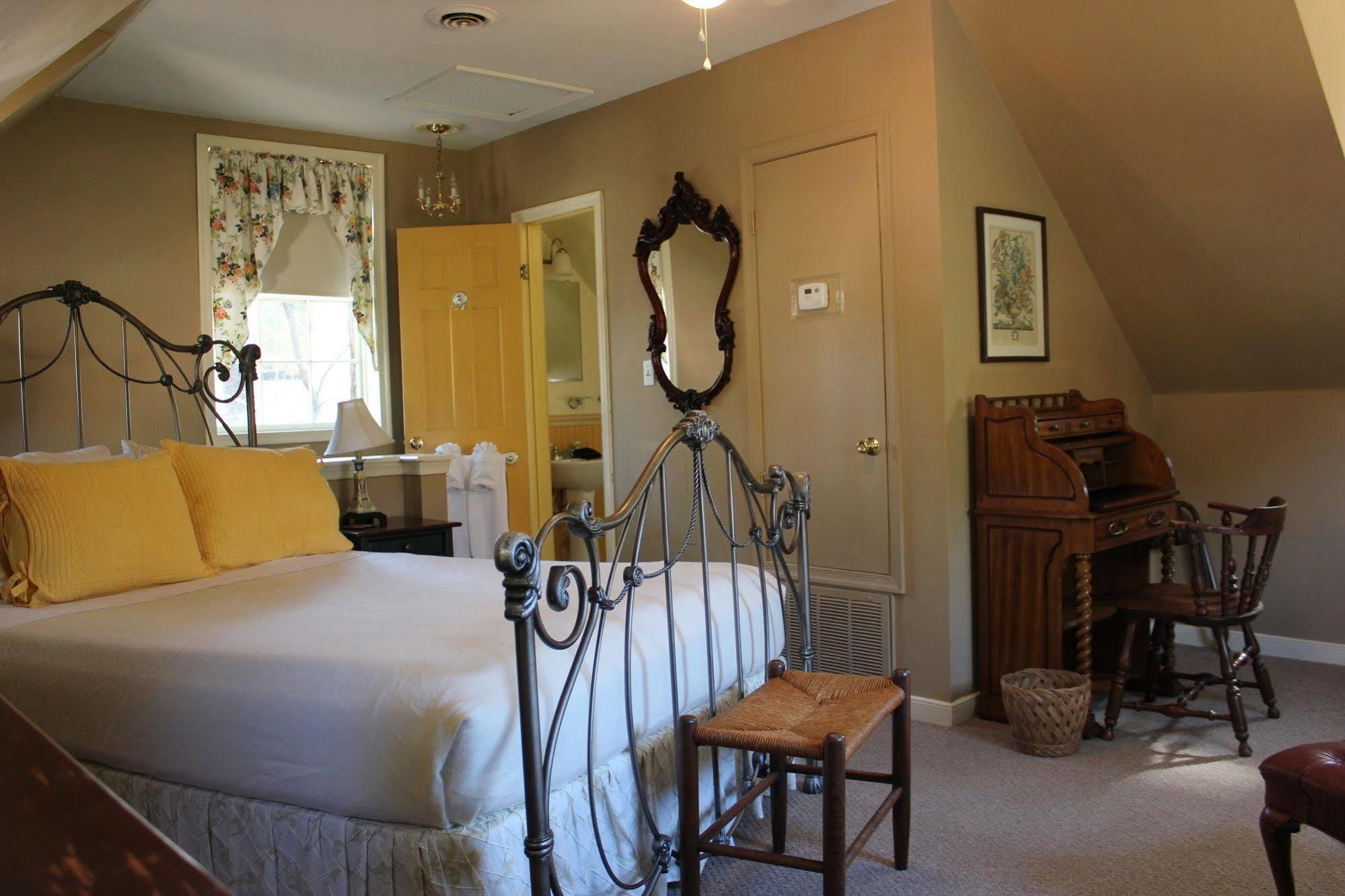 Cedars Of Williamsburg Bed & Breakfast Eksteriør bilde
