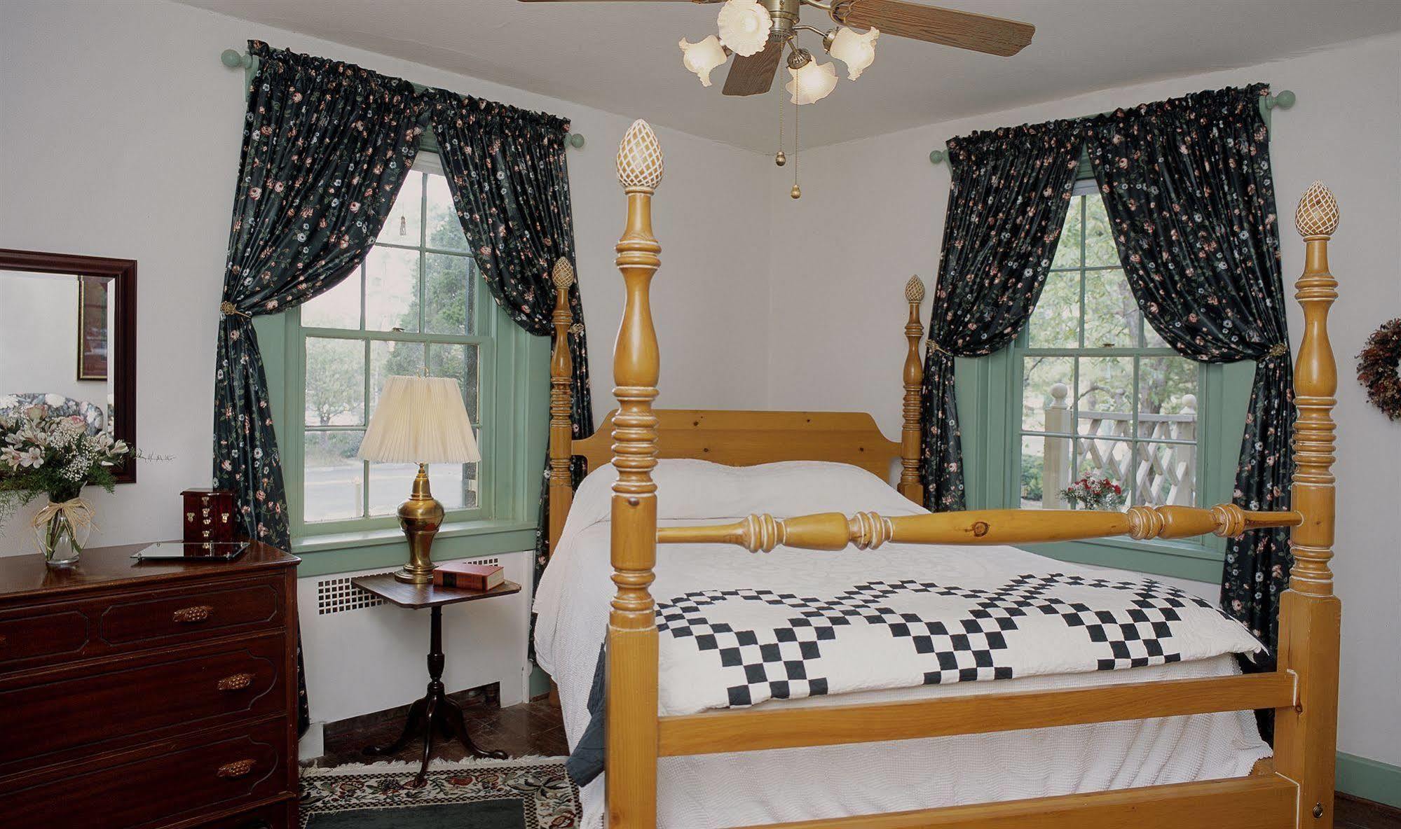 Cedars Of Williamsburg Bed & Breakfast Eksteriør bilde